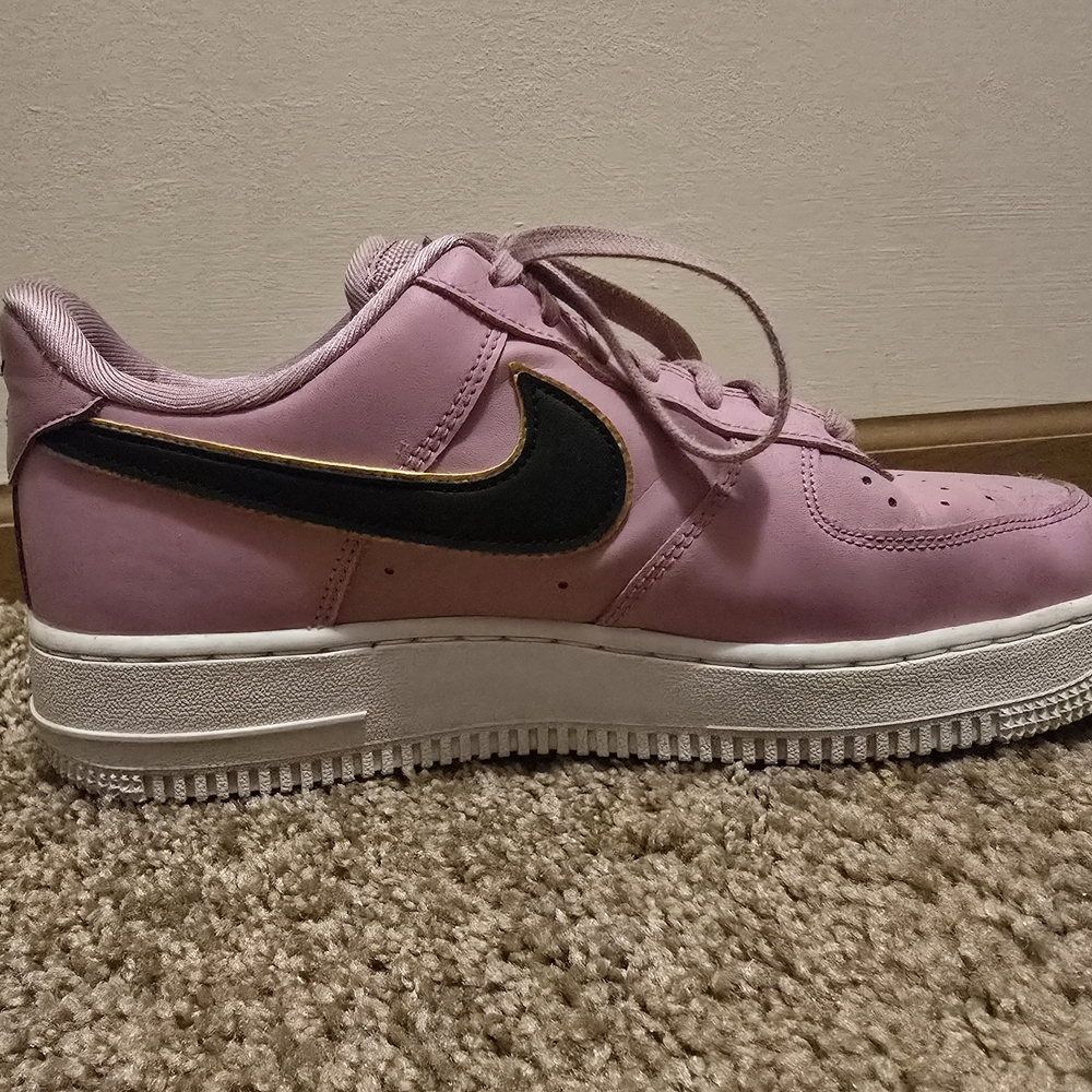 Nike Pink and Black Sneakers